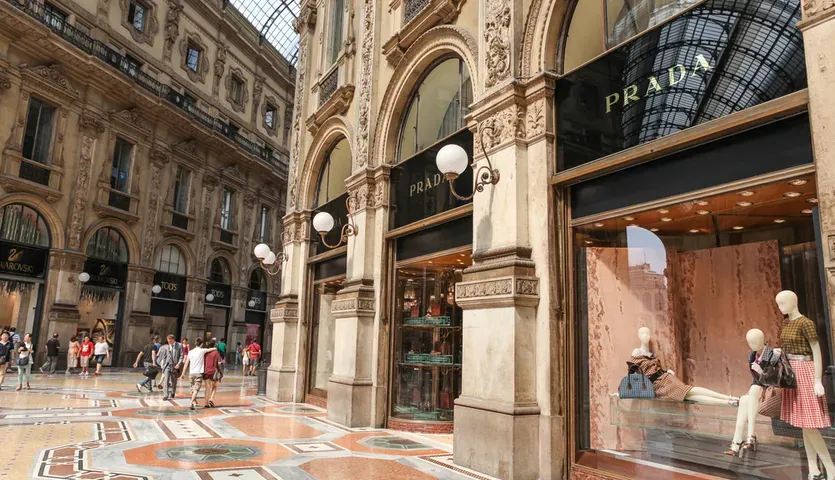 prada-store-milan-mall
